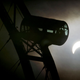 El eclipse parcial junto a la noria Singapore Flyer. Foto: Wong Maye-E/AP